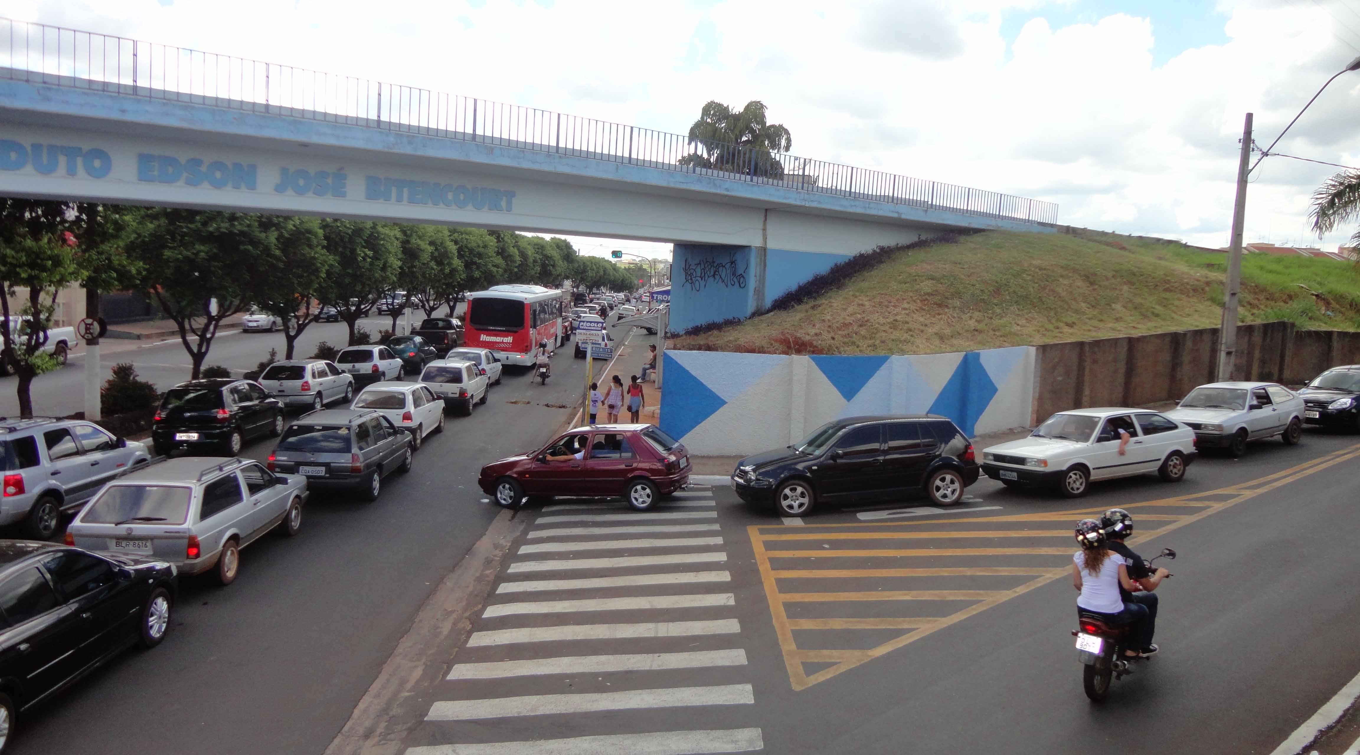 Viaduto Edson José Bitencourt - Jales